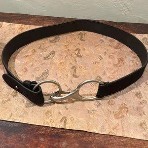 Adjustable black belt (animal hair lined)